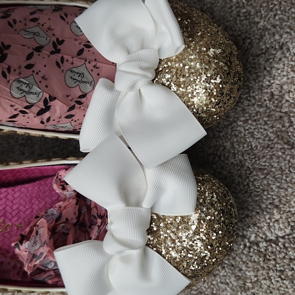 Vintage Mr. And Mrs. Heels with White Bow - Picture 6 of 9